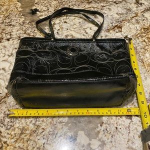 Authentic coach black hobo bag, very good condition.